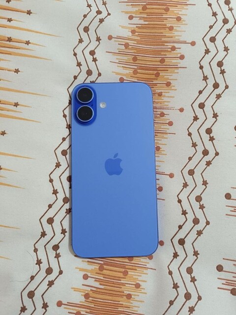 iPhone 16 plus 220