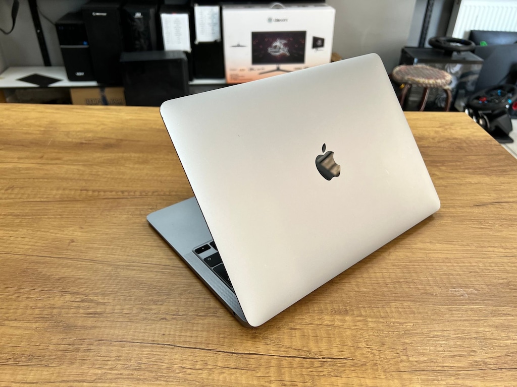 APPLE MACBOOK AİR LAPTOP M1 8 GB 256 GB - 6
