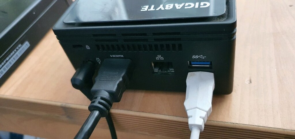 gigagbyte mini bilgisayar - 2