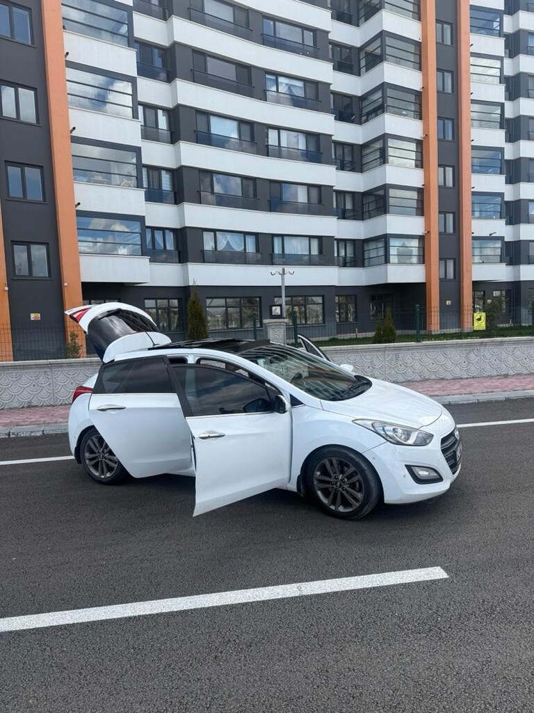 Sahibinden 2015 model HATASIZ BOYASIZ OTOMATİK HUNDAİ İ30 Ful paket - 11