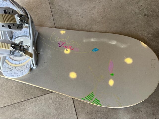 BURTON Snowboard 150cm. Çok temiz.