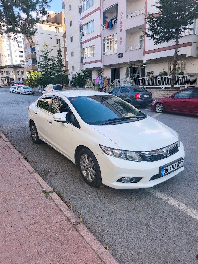 2014 model Civic FB 7 Eco premium hasar kayıtsız temiz bakımlı - 4