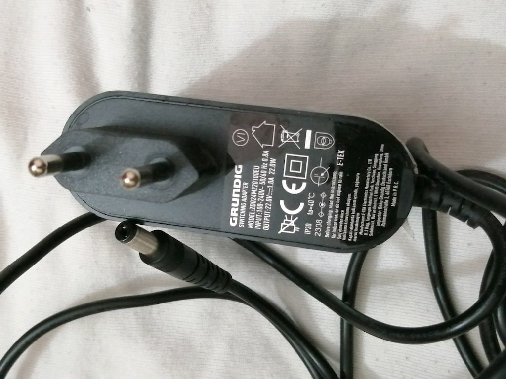 22 VOLT 1AMPER ADAPTÖR SAĞLAM BİR ŞEKİLDE - 2
