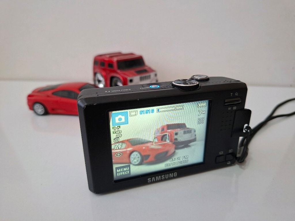 Samsung L74 Wide Dijital Fotoğraf Makinesi 7.2 Megapiksel 3x Zoom Siya - 5