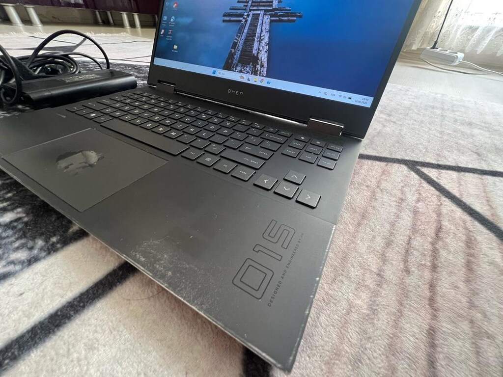 HP Omen 15 - Ryzen 7 4800H / 16 GB RAM / 512 GB SSD - 4