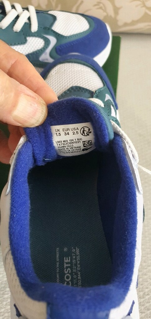 Lacoste çocuk ayakkabı. Ücreti hayır kurumlarına verilecektir - 2
