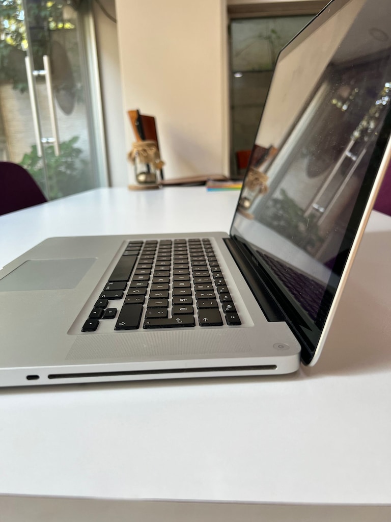 İlk Sahibinden MacBook PRO - 1 TB SSD - 4