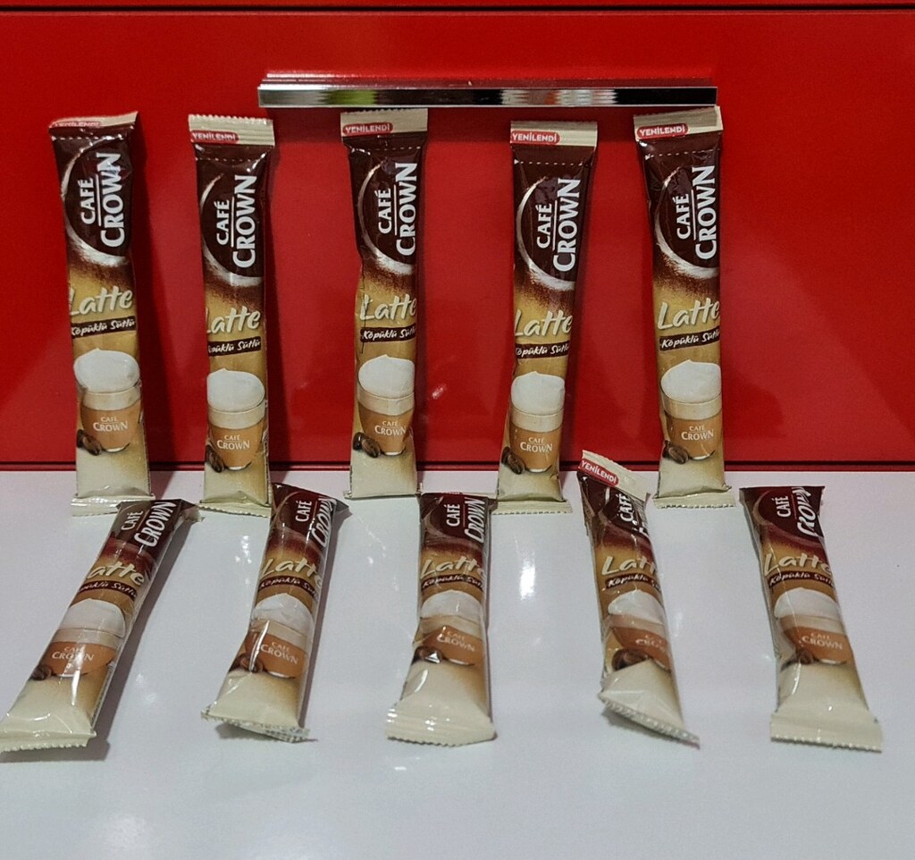 10 adet Cafe Crown LATTE 17 gr. 10 lu paketler halindedir. - 2