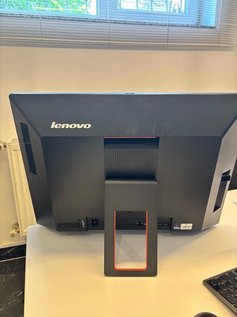 Lenovo ThinkCentre All-in-One Bilgisayar | i5-4460S | 8 GB RAM | - 5