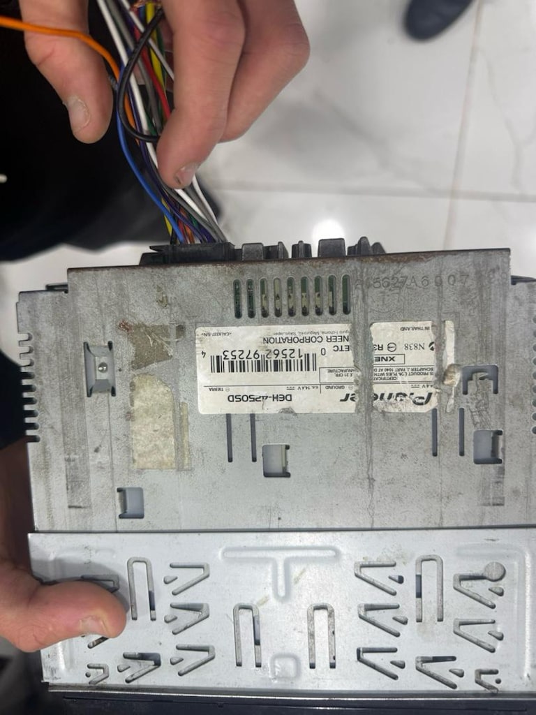 Pioneer Teyip DEH-4250SD - 2