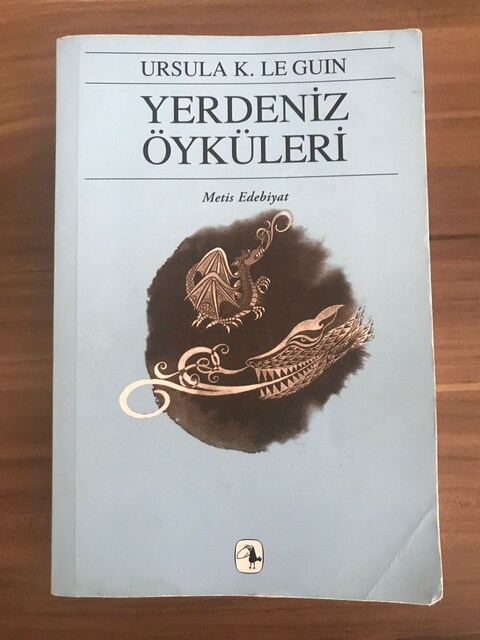 Yerdeniz Öyküleri - Urusula K. Le Guin (Metis Yayınları)