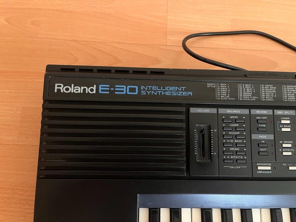nadir bulunan 1989 üretimi roland E-30 org - 4