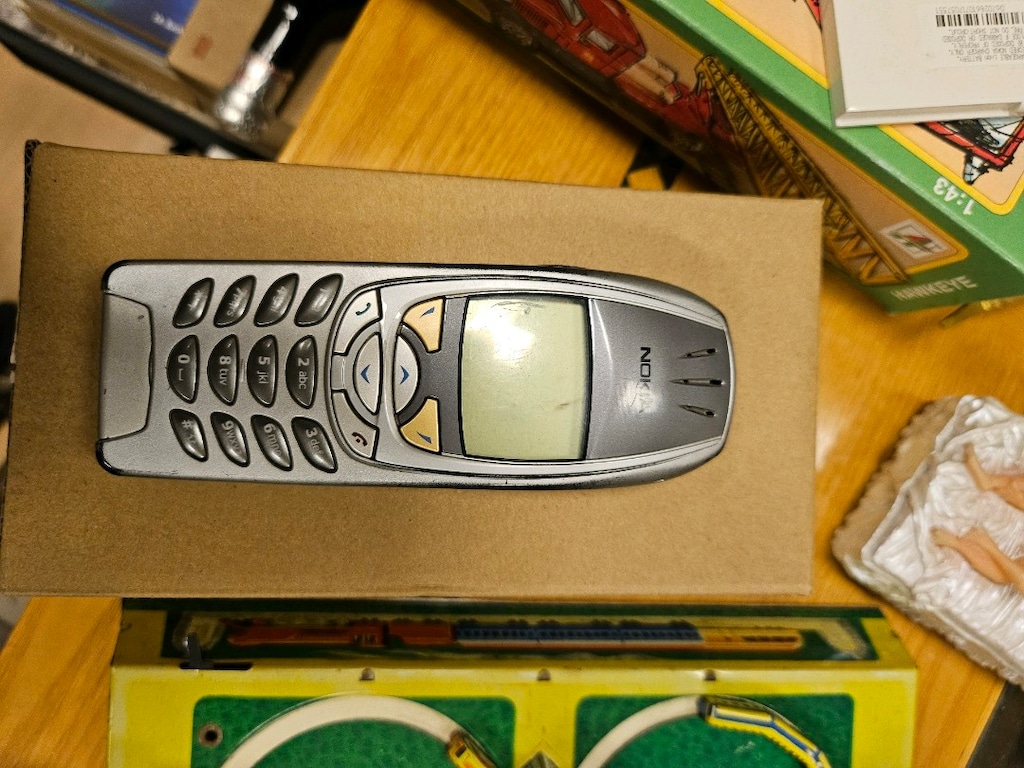 ANTİKA CEP TELEFONU KOLEKSİYONU - 5