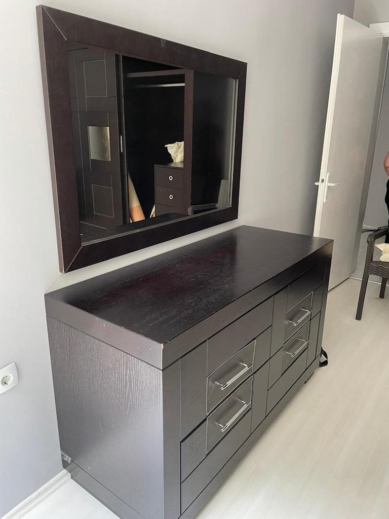 Komple Ahşap Yatak Odası Takımı – Çok Temiz ve Şık - 6