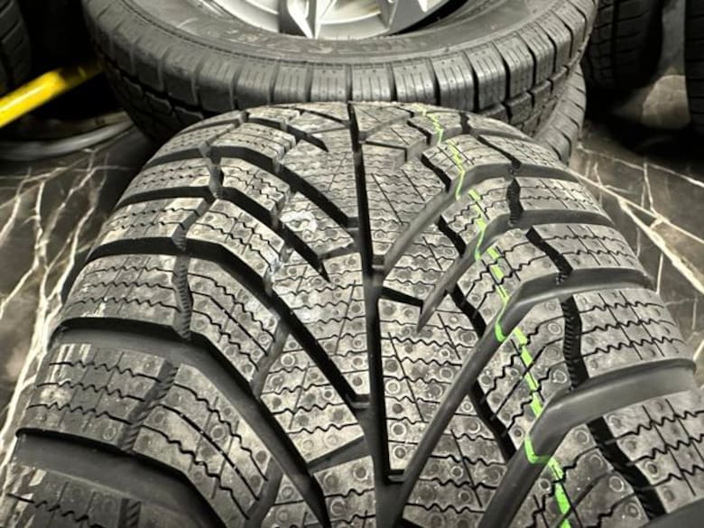 235/50/19 KUMHO WP52 (XL) (EV) KIŞ 2026 SIFIR KAMPANYA YAĞDIRAN* - 2