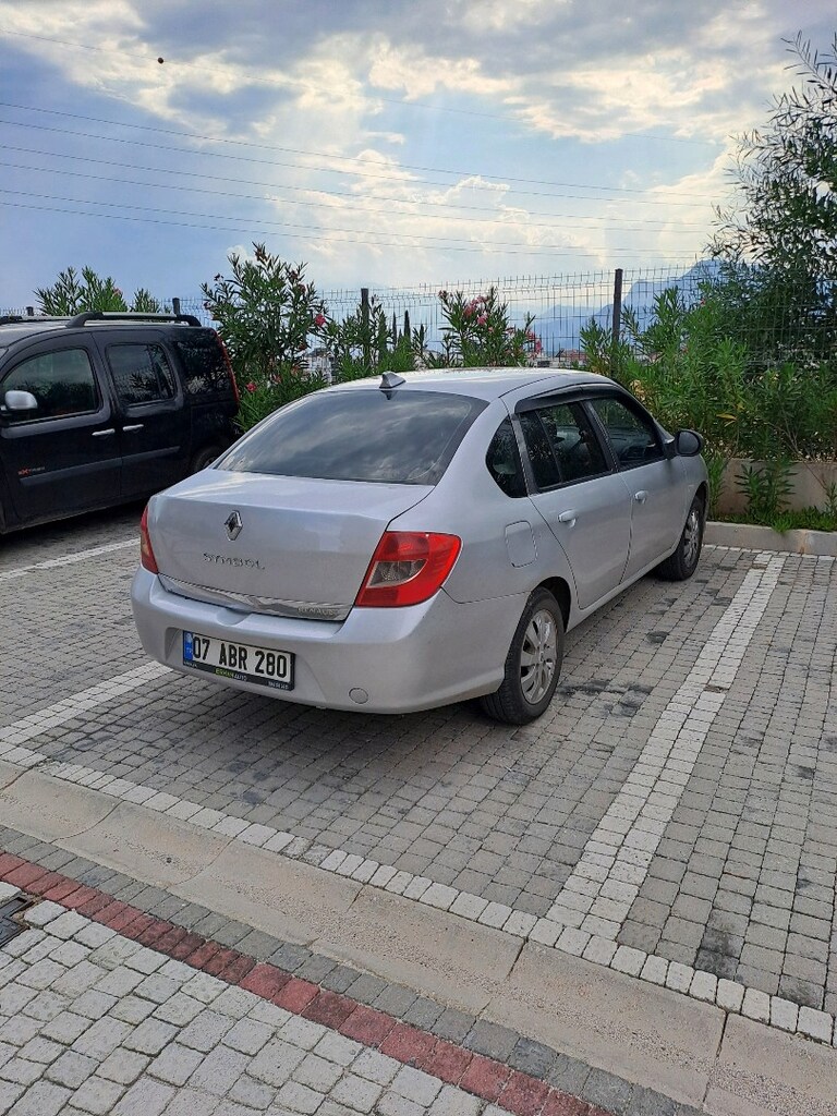 renault symbol 2011 - 8