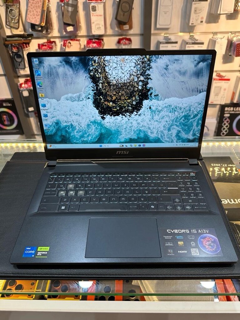 Msi Cyborg 15 13.Nesil Core i5 13420H-RTX4050 6GB-16GB-512Gb Ssd - 2