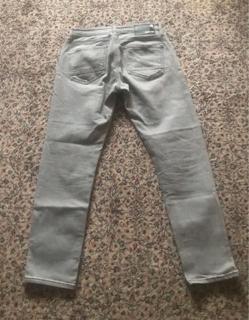 mavi jean pantolon sıfır kadar temizdir. 28/30 beden - 2