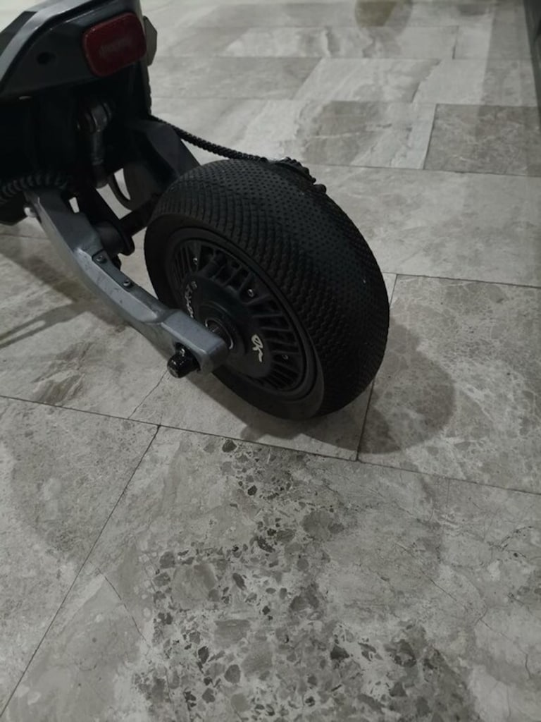 ONVO RX-05 elektrikli scooter. 673 km'dedir - 15