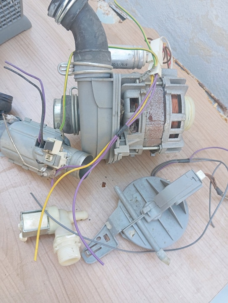 Arçelik Bulaşık Makinesi 6230h parçaları - 4