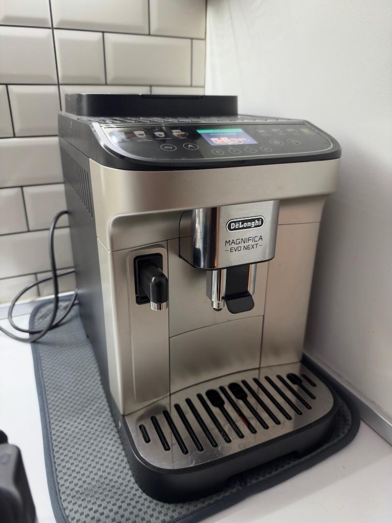 TERTEMİZ BAKIMLI DELONGHİ KAHVE MAKİNASI - 3