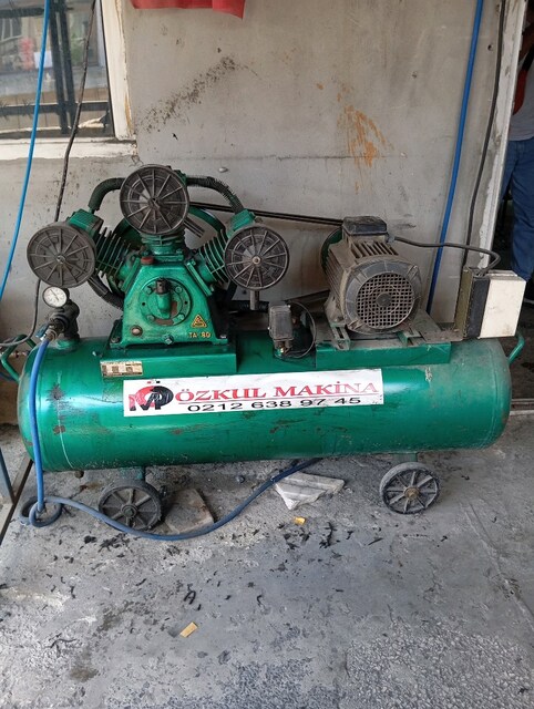 5 HP PİSTONLU 3 KAFA HAVA KOMPRESÖRÜ