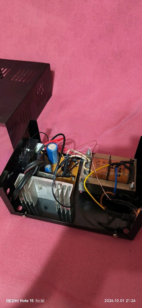 sabit12volt5amper göstergeli power marka güçkaynağı900tl - 2