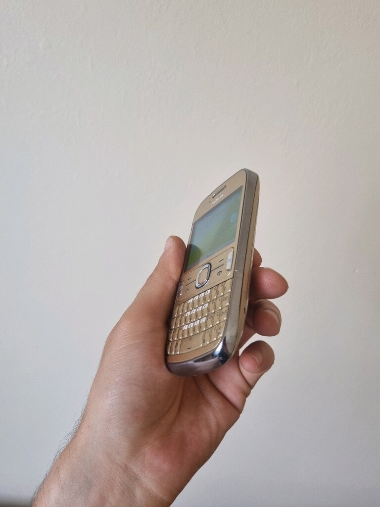 Nokia 302 Gold Aktif - 5