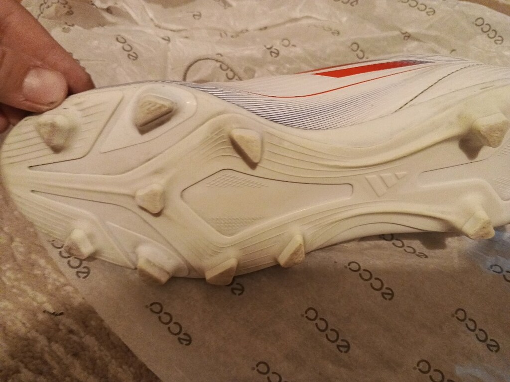 Krampon Adidas F50 modelidir - 5