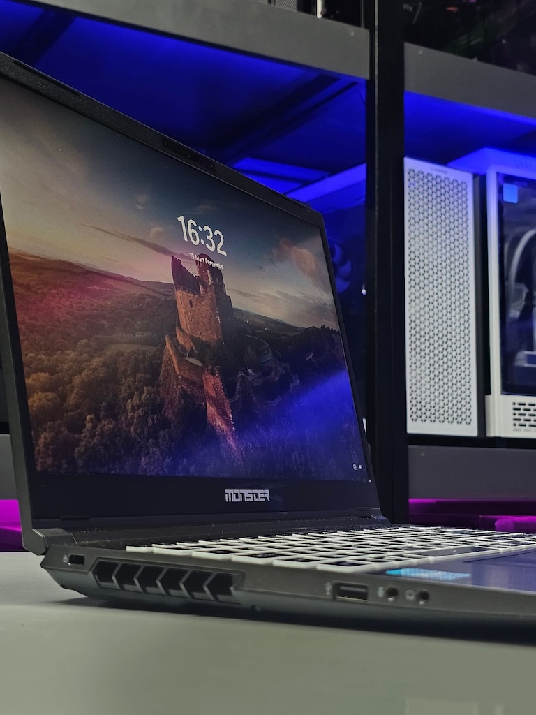 Monster - i7 10750H- RTX 2060 6GB-16GB RAM - 500GB M2 SSD - 6