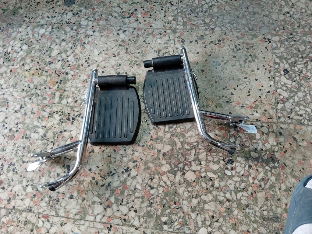 Tekerlekli Sandalye ayak koyma pedalı (sag ve sol çift) - 2