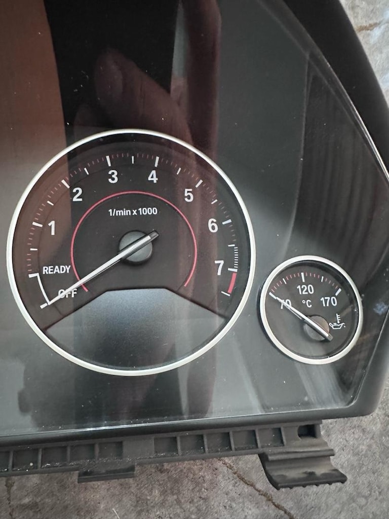 BMW F36 YARI HAYALET BENZİNLİ GÖSTERGE PANELİ - 3