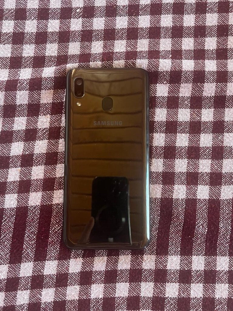 Temiz Samsung Galaxy A20 - Sorunsuz / Kırılmaz Cam + Şarj Cihazı Dahil - 6