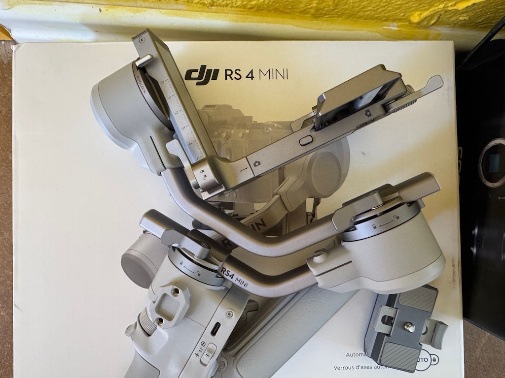Canon r50 v + DJI Ronin rs 4 mini + Sandisk extreme pro 128 gb hafıza - 2