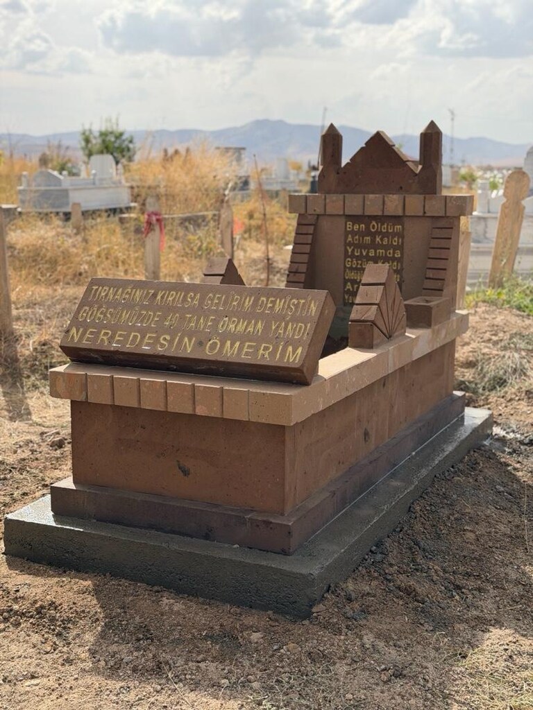 AHLAT TAŞINDAN MİNARELİ DÜZ MODEL - 2