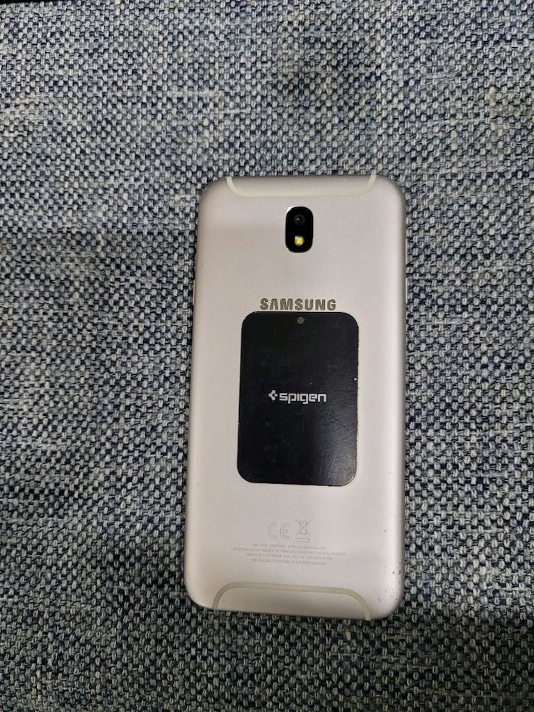 SAMSUNG J7 PR0 32GB HAFIZA 3GB RAM 2200TL - 2