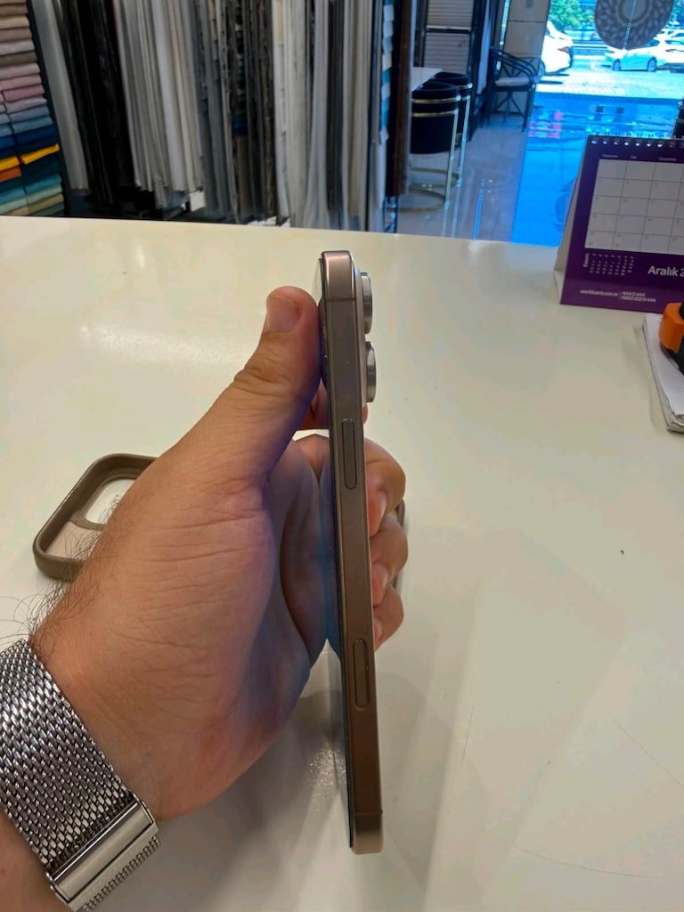 iPhone 16 PRO MAX YD - 3