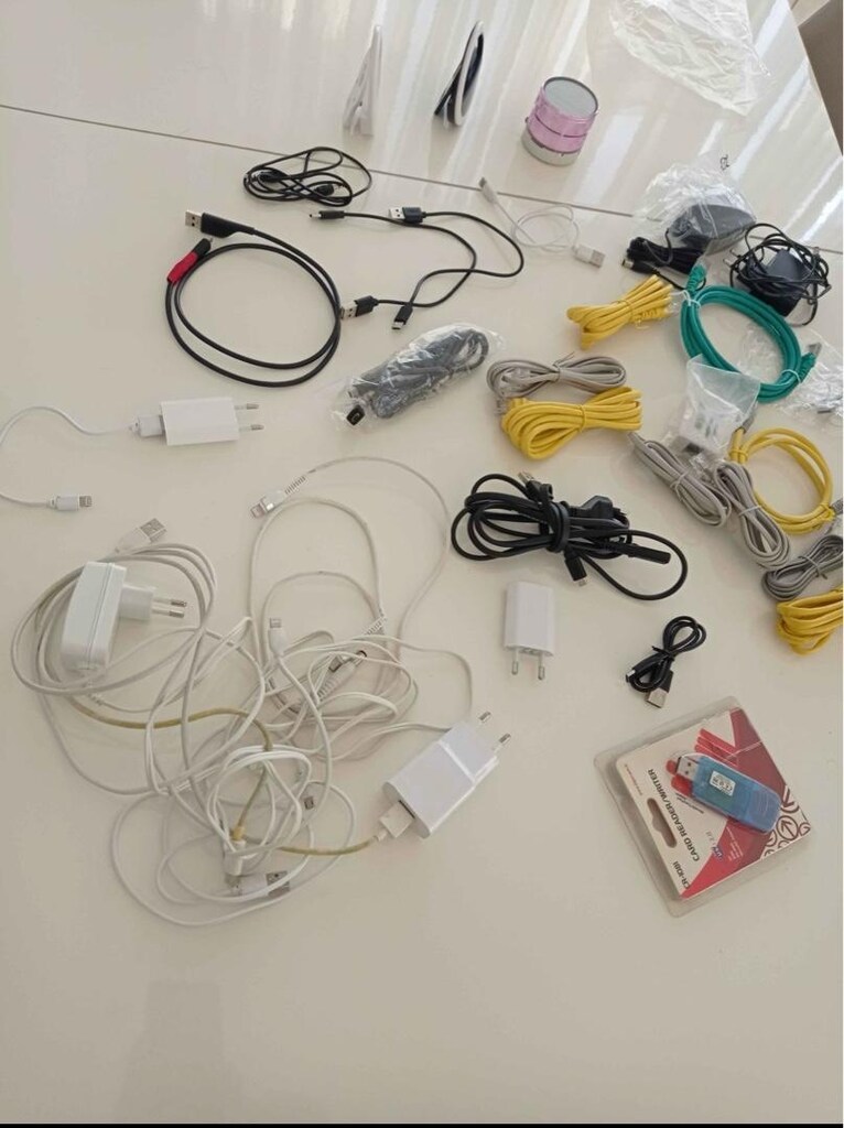 sifir ara kablalor ve uclu prizler jarjlar hepsi toplu - 3