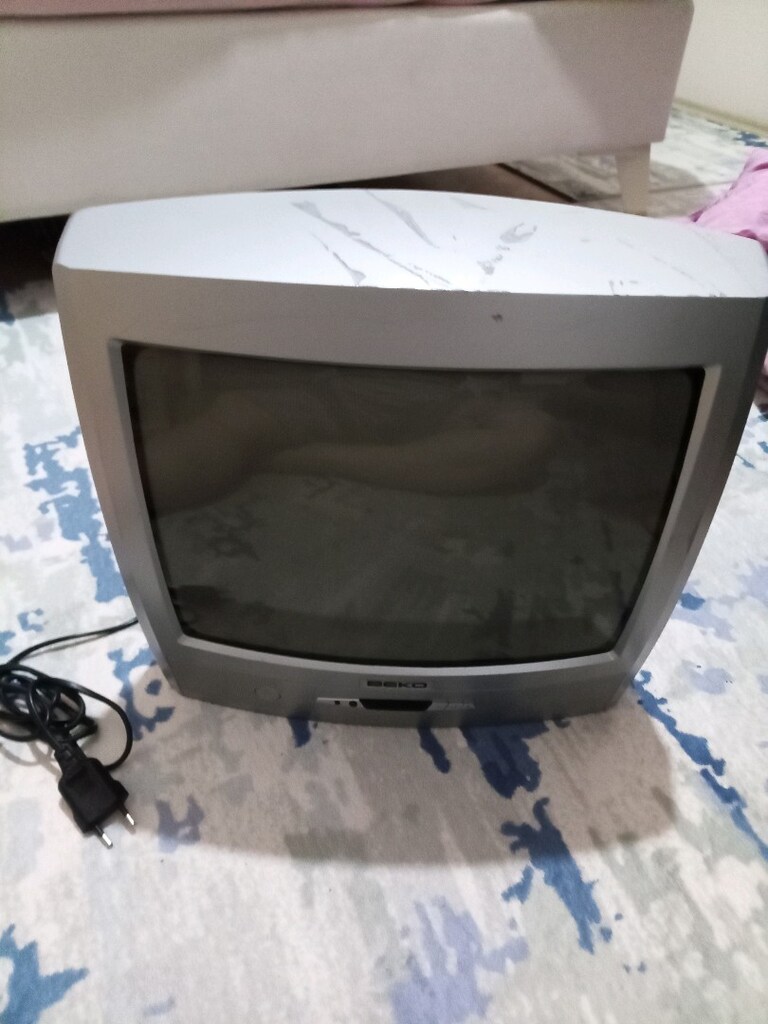 BEKO MARKA 37 EKRAN TV - 3