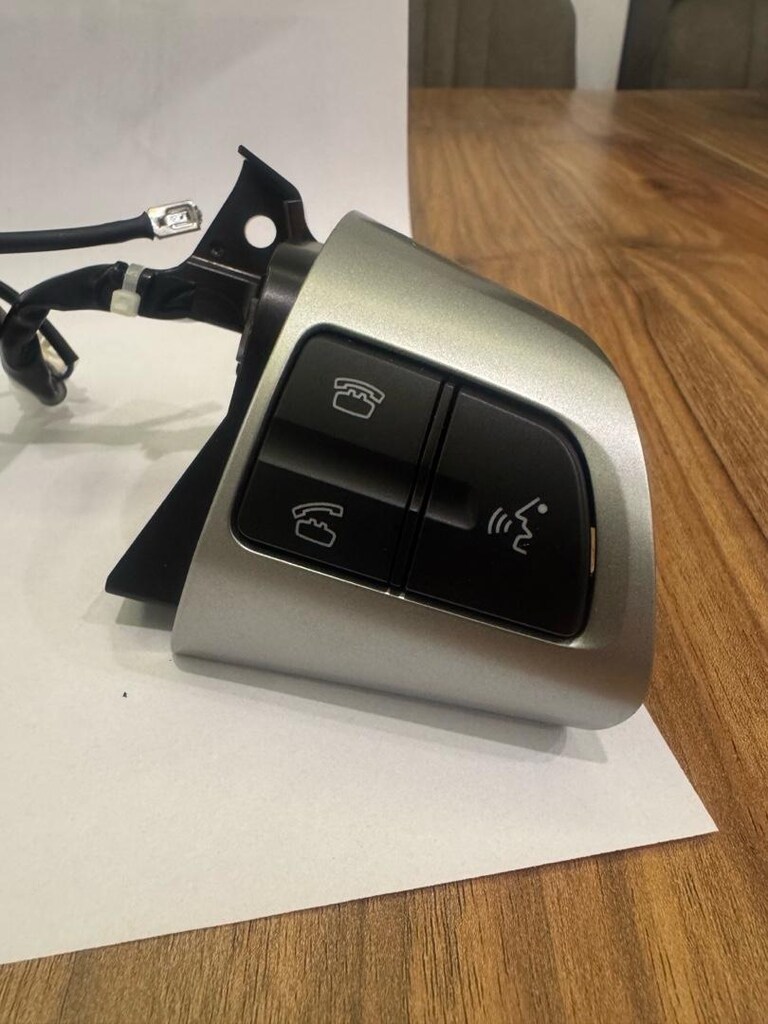 Toyota Corolla Auris Direksiyon Düğmesi - 2