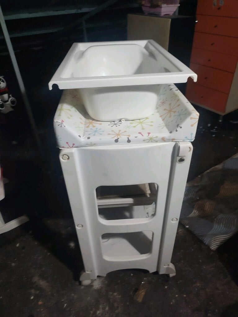 BEBEK ALT DEĞİŞTİRME VE BANYO ÜNİTESİ - 4