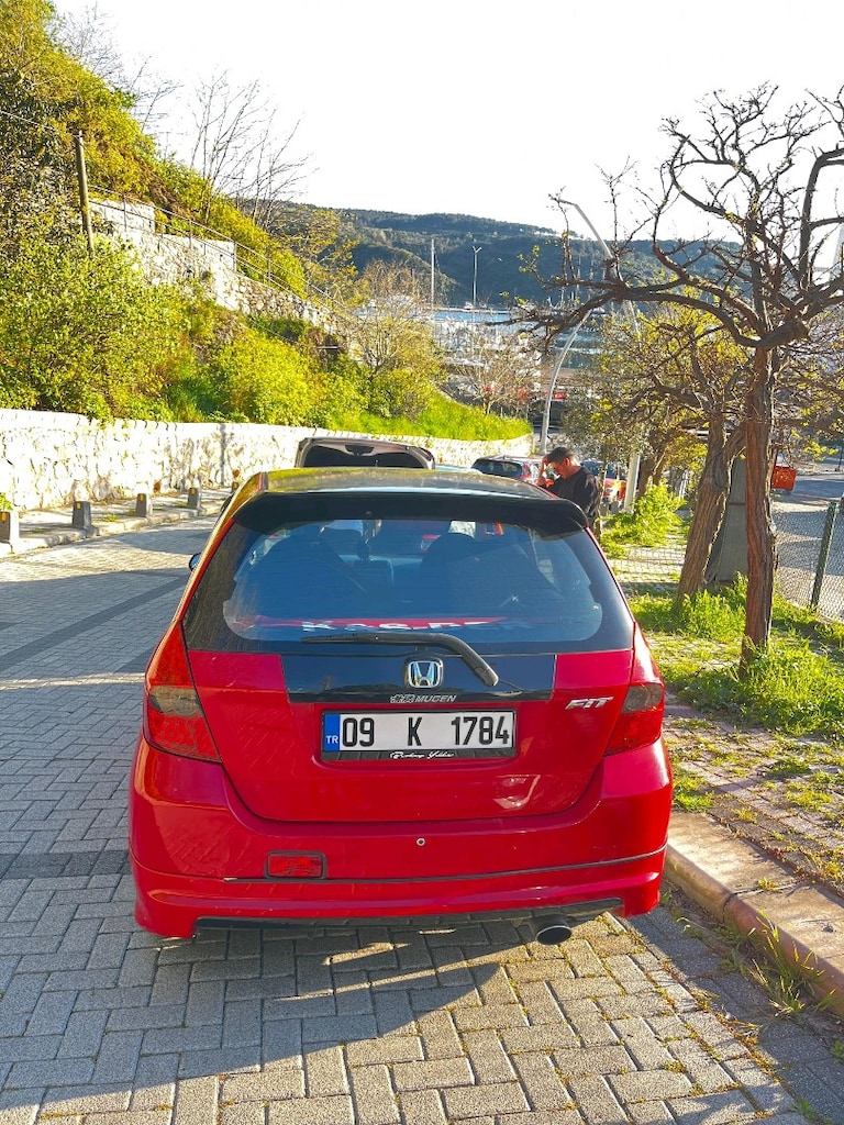 SAHİBİNDEN DÜŞÜK KM SUNROOFLU KIRMIZI JAZZ - 12