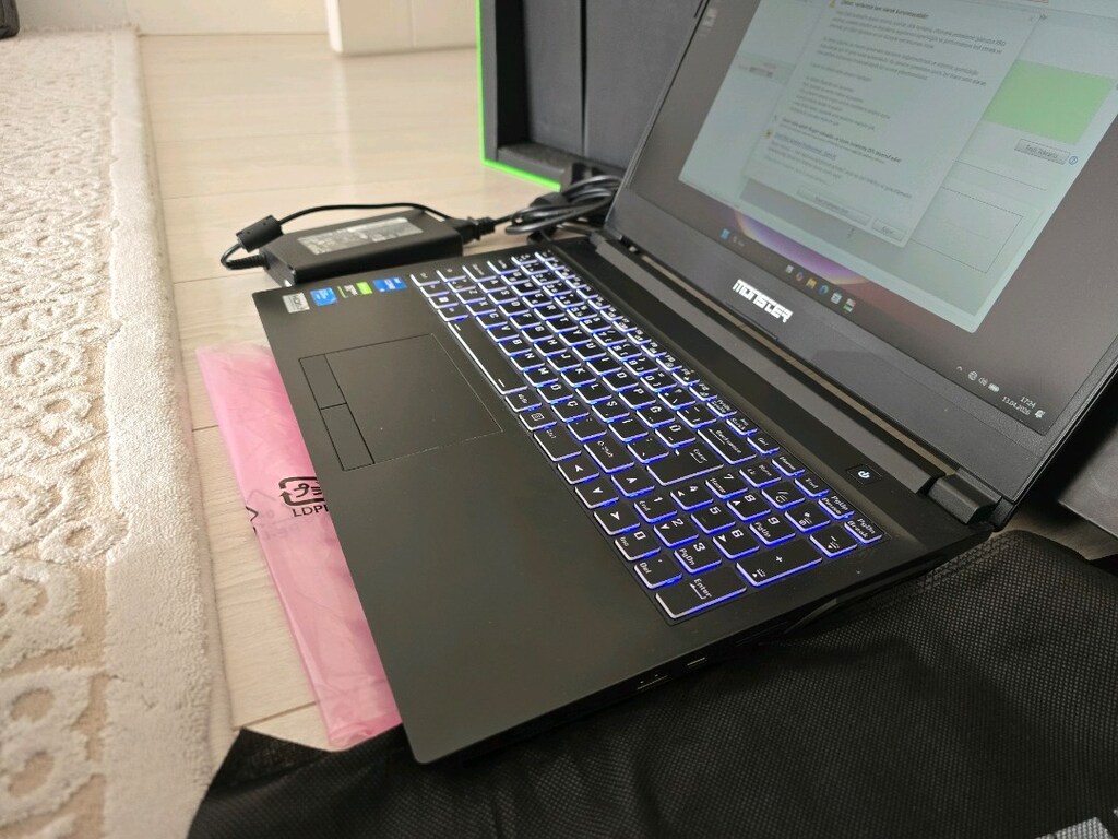 MONSTER SİFİR GIBI I5 11TH GTX1650 DİZÜSTÜ BİLGİSAYAR LAPTOP - 10