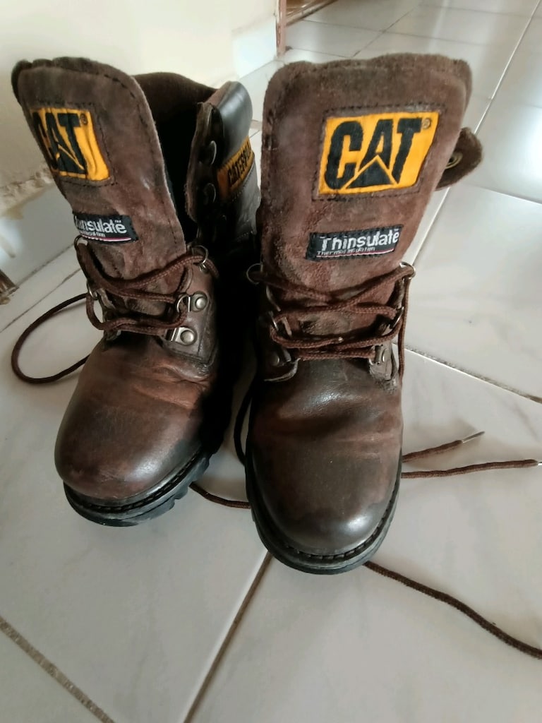 40 numara Cat bot görselde göründüğü gibi - 2