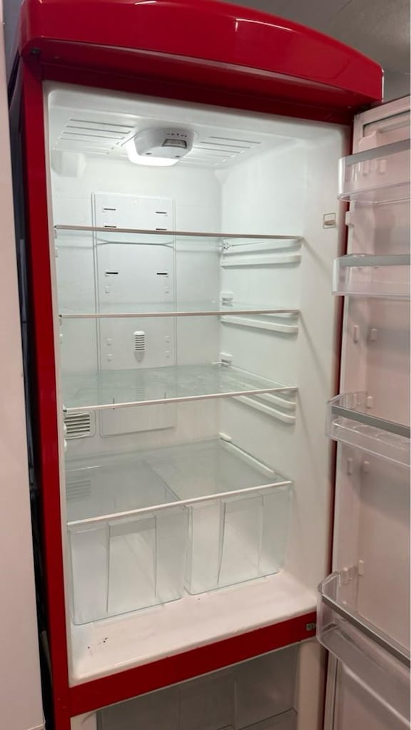 Vestel Kırmızı Buzdolabı - 6