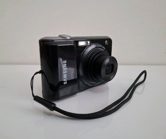 Samsung ES25 Dijital Fotoğraf Makinesi 12.2 Megapiksel 4X Zoom Siyah