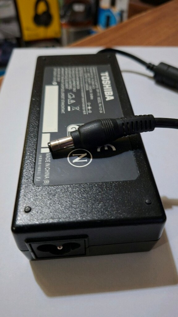 Orjinal Toshiba 19v - 6.32a Notebook Adaptör - 3