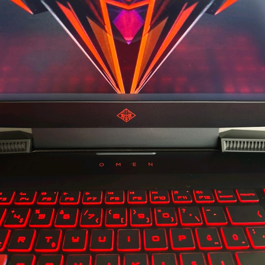 HP OMEN / GAMİNG / 2 TB HDD+SSD / 16 RAM / 17.3"DEV EKRAN / İ7 İŞLEMCİ - 2