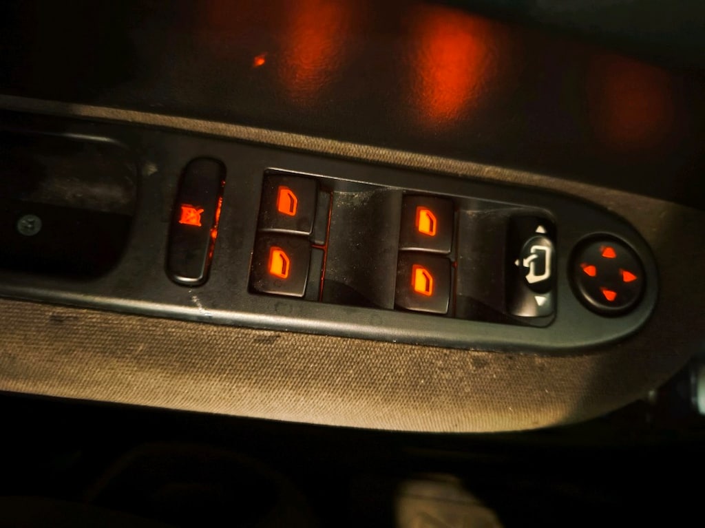 MASRAFSIZ - 2005 Peugeot 307 1.6 XT Otomatik - Muayene Yeni - 9