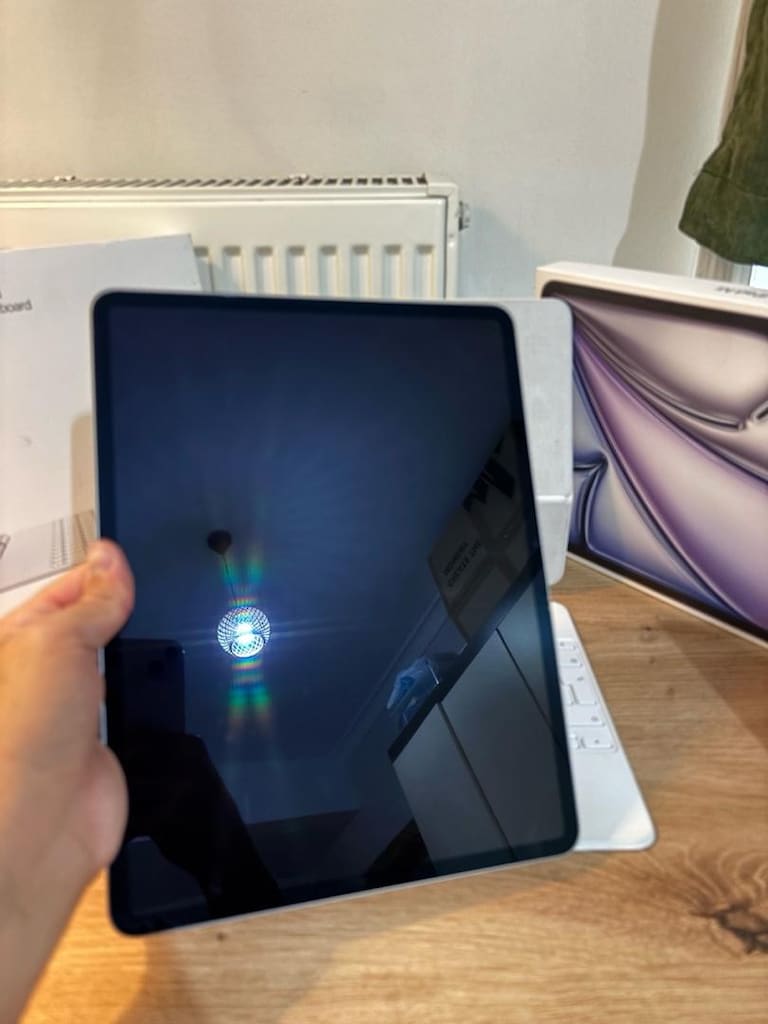 İPad Air M3 13 inç + Apple Pencil Pro + Magic Keyboard - 4